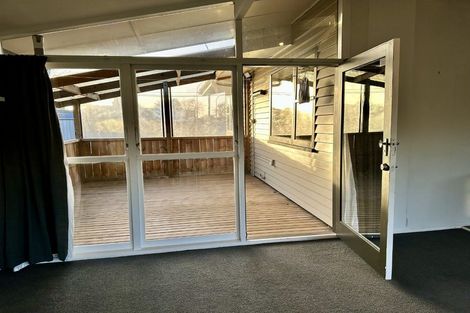 Photo of property in 2 Newcastle Street, Hokowhitu, Palmerston North, 4410