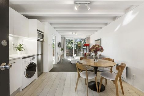 Photo of property in 3/73 Princes Street, Northcote Point, Auckland, 0627