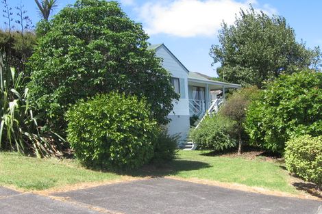 Photo of property in 4 Gillan Place, Bayview, Auckland, 0629