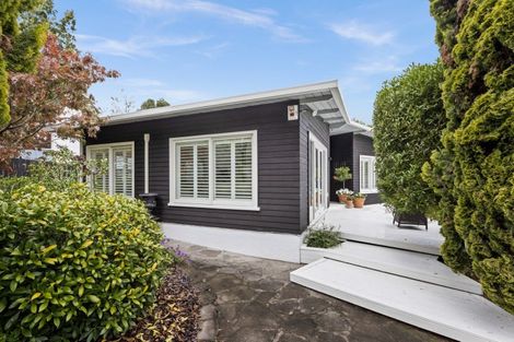 Photo of property in 17 Franklin Terrace, Havelock North, 4130