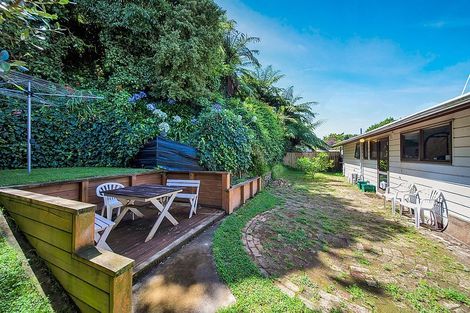Photo of property in 23 Ambury Place, Merrilands, New Plymouth, 4312