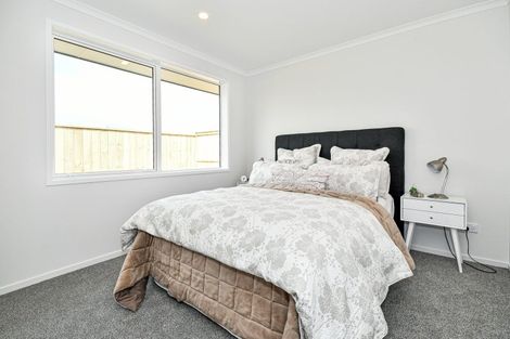 Photo of property in 10 Uatoto Road, Clarks Beach, 2122