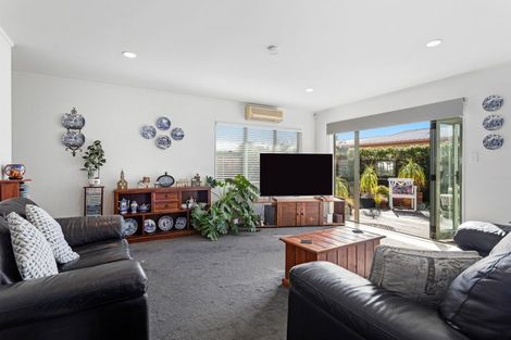 Photo of property in 9 Edgewater Grove, Whakatane, 3120