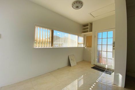 Photo of property in 1/28 Rangitoto Terrace, Milford, Auckland, 0620