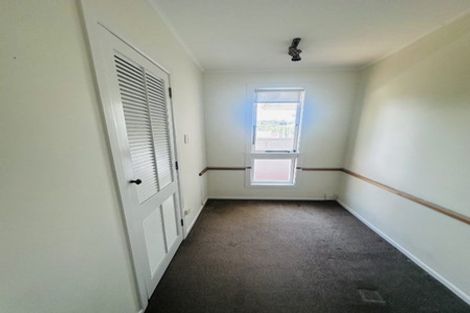 Photo of property in 105 Selwyn Crescent, Forrest Hill, Auckland, 0620