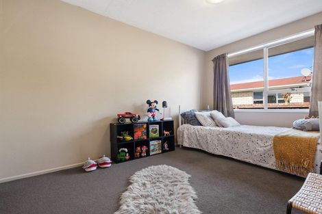 Photo of property in 2/12 Shannon Place, Belfast, Christchurch, 8051