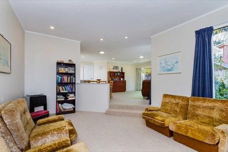Photo of property in 15 Yule Place, Massey, Auckland, 0614