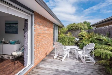 Photo of property in 33 Campion Road, Waikanae Beach, Waikanae, 5036