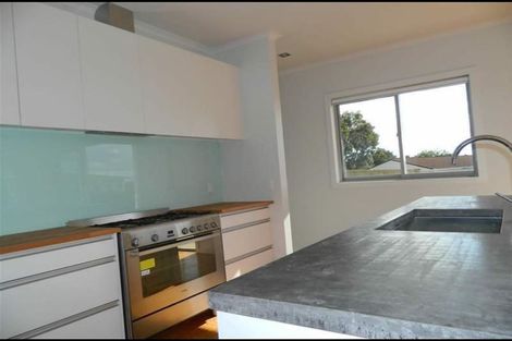 Photo of property in 36 Sohlue Place, Oteha, Auckland, 0632