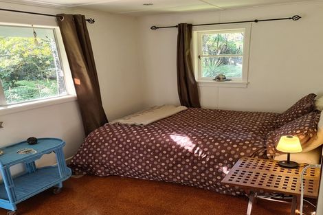 Photo of property in 10-12 Glenesk Road, Piha, New Lynn, 0772