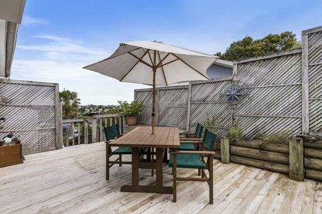 Photo of property in 1/10 Remus Place, Totara Vale, Auckland, 0629