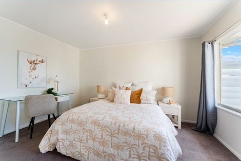 Photo of property in 34 Bay Street, Red Beach, 0932