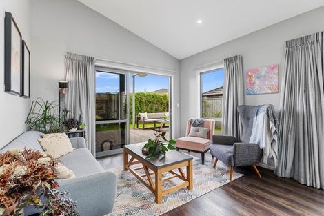 Photo of property in 27 Te Kio Crescent, Papamoa Beach, Papamoa, 3118