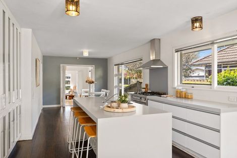 Photo of property in 223 Memorial Avenue, Burnside, Christchurch, 8053