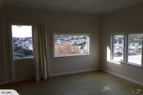 Photo of property in 16 Milne Terrace, Island Bay, Wellington, 6023