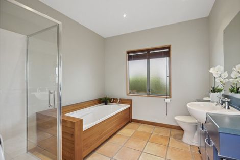 Photo of property in 10 Highgate, Belleknowes, Dunedin, 9011