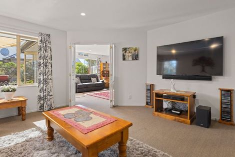 Photo of property in 67 Coolspring Way, Redwood, Christchurch, 8051