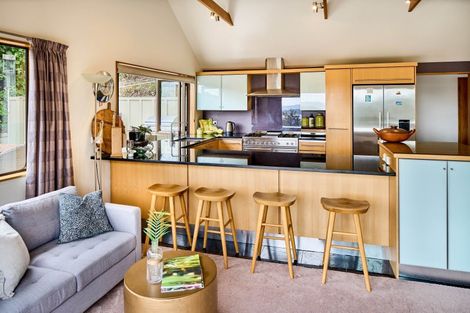 Photo of property in 9 Whiorau Grove, Lowry Bay, Lower Hutt, 5013