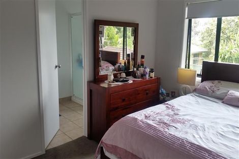 Photo of property in 43 Heathglen Place, Bayview, Auckland, 0629