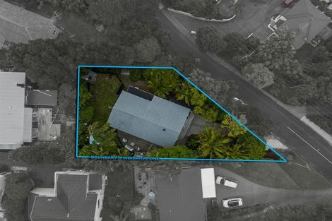 Photo of property in 1 Heathcote Road, Castor Bay, Auckland, 0620