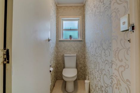 Photo of property in 242 Forrest Hill Road, Forrest Hill, Auckland, 0620