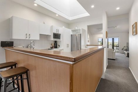 Photo of property in 10/8 Tobago Place, Sunnynook, Auckland, 0620
