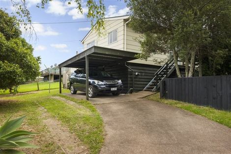 Photo of property in 2/25 Tawa Road, Te Atatu Peninsula, Auckland, 0610