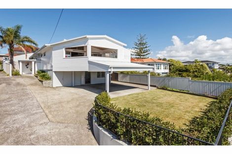 Photo of property in 1/33 Braemar Road, Rothesay Bay, Auckland, 0630