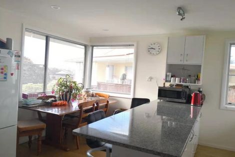 Photo of property in 13 Borrowdace Avenue, Botany Downs, Auckland, 2010
