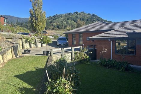 Photo of property in 5 Bell Bird Rise, Picton, 7220