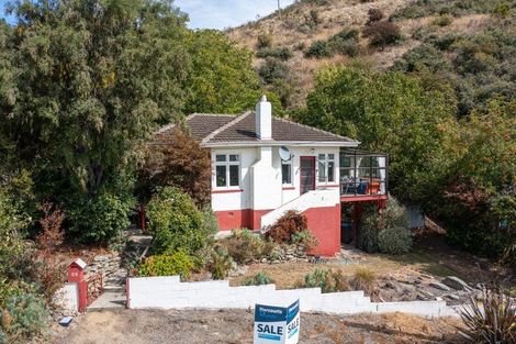 Photo of property in 35 Branxholm Street, Roxburgh, 9500