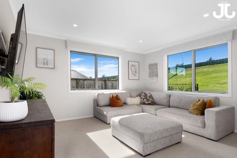 Photo of property in 56 Whakaturou Crescent, Pyes Pa, Tauranga, 3112