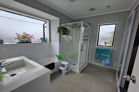 Photo of property in 103 Aviemore Drive, Highland Park, Auckland, 2010