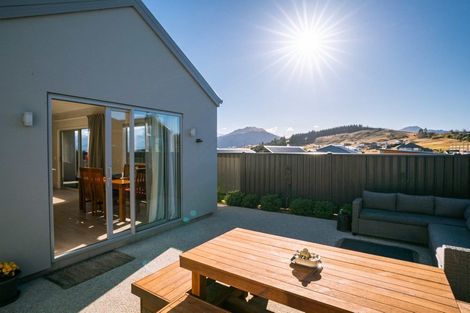 Photo of property in 3 Scurr Terrace, Wanaka, 9305