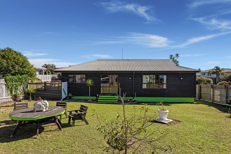 Photo of property in 53 Fishermans Drive, Coastlands, Whakatane, 3120