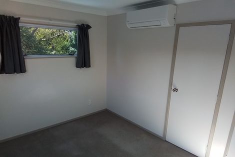Photo of property in 2/129 Edmonton Road, Te Atatu South, Auckland, 0610