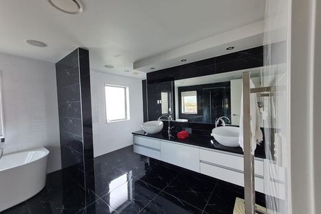 Photo of property in 109 Medallion Drive, Oteha, Auckland, 0632