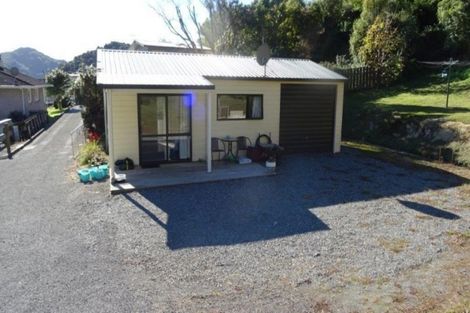 Photo of property in 25 Seaview Crescent, Picton, 7220