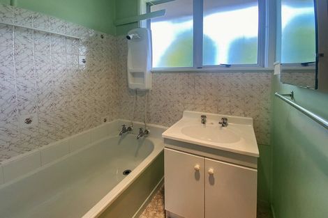 Photo of property in 21 Dampier Avenue, Awapuni, Palmerston North, 4412