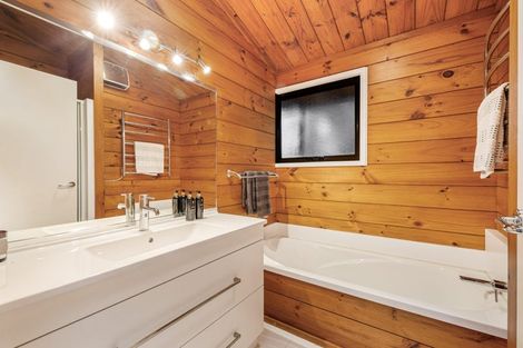 Photo of property in 66 Shetland Street, Glen Eden, Auckland, 0602