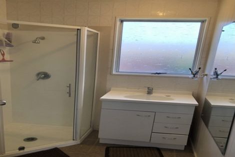 Photo of property in 14 Innismara Avenue, Wattle Downs, Auckland, 2103