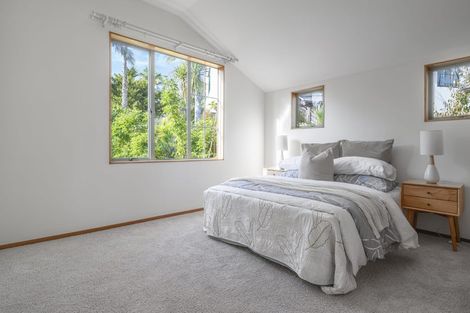 Photo of property in 42 Penguin Drive, Murrays Bay, Auckland, 0630