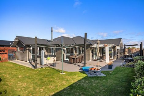 Photo of property in 22 Dreaver Drive, Waitara, 4320