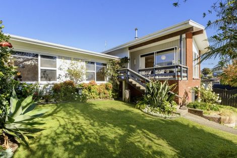Photo of property in 2 Shelley Street, Otumoetai, Tauranga, 3110