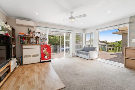 Photo of property in 133 Beach Haven Road, Beach Haven, Auckland, 0626