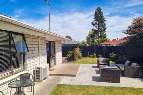 Photo of property in 2/5 Gibbs Place, Halswell, Christchurch, 8025