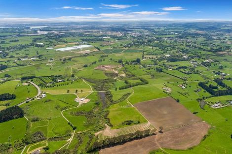 Photo of property in 338 Burtt Road, Runciman, Drury, 2578