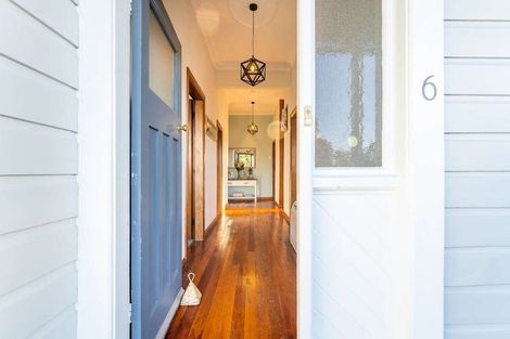 Photo of property in 6 Alma Street, Saint Kilda, Dunedin, 9012