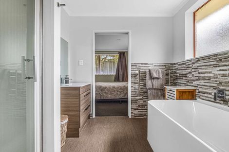 Photo of property in 10 Marblewood Grove, Pukekohe, 2120