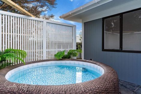 Photo of property in 109 Hurndall Street East, Maungaturoto, 0520